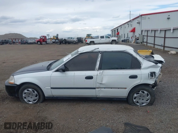 1998 Honda Civic DX with VIN 2HGEJ6629WH551418, listed as a IAAI auction lot 42137262 with 180,704 mi miles. Bid and sale history available at carsss.com. Image 15.
