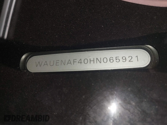 2017 Audi A4 Premium Plus z VIN WAUENAF40HN065921, wystawiony jako IAAI lot #41935818 z przebiegiem 89 661 mil mil oraz . Historia ofert i sprzedaży dostępna na DreamBid. Obrazek 9.