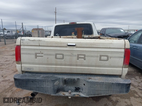 1995 Ford F-350 with VIN 1FTJW36H0SEA10003, listed as a IAAI auction lot 41959728 with 266,377 mi miles and . Bid and sale history available at DreamBid. Image 16.