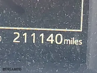 2018 Toyota Highlander SE with VIN 5TDJZRFH7JS524983, listed as a IAAI auction lot 41632655 with 211,140 mi miles. Bid and sale history available at carsss.com. Image 16.