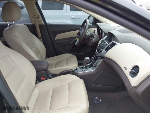 2015 Chevrolet Cruze LT with VIN 1G1PE5SB5F7237605, listed as a IAAI auction lot 41802293 with 207,051 mi miles. Bid and sale history available at carsss.com. Image 5.