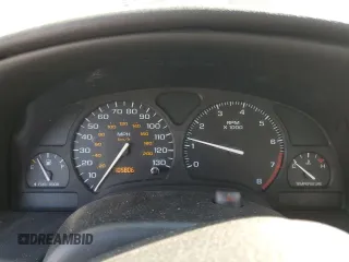 2000 Saturn SL with VIN 1G8ZK5276YZ227493, listed as a Copart auction lot 48172835 with 105,806 mi miles and Salvage title. Bid and sale history available at DreamBid. Image 9.