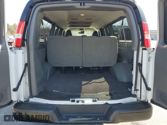 2020 Chevrolet Express Passenger LT with VIN 1GAZGPFG8L1176429, listed as a Copart auction lot 50260385 with 91,431 mi miles and Clean title. Bid and sale history available at DreamBid. Image 10.