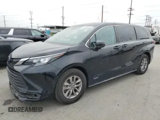 2021 Toyota Sienna LE z VIN 5TDKRKECXMS056186, wystawiony jako Copart lot #60854425 z przebiegiem 30 580 mil mil oraz Szkoda całkowita • Salvage title. Historia ofert i sprzedaży dostępna na DreamBid. Obrazek 1.