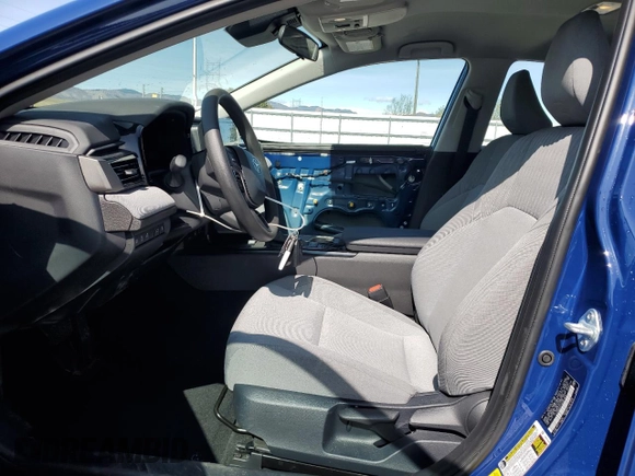 2025 Toyota Camry LE z VIN 4T1DAACK1SU081549, wystawiony jako Copart lot #51345935 z przebiegiem 7 289 mil mil oraz Szkoda całkowita • Salvage title. Historia ofert i sprzedaży dostępna na DreamBid. Obrazek 7.
