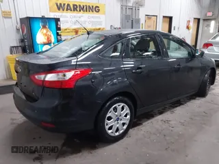 2012 Ford Focus SE с VIN 1FAHP3F22CL394151, выставлен на аукционе IAAI как лот 42146644 с пробегом 79 433 миль миль и . История ставок и продаж доступна на DreamBid. Изображение 4.