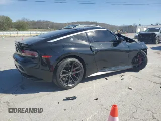 2024 Nissan Z Performance z VIN JN1BZ4BH6RM367552, wystawiony jako Copart lot #60036675 z przebiegiem 463 mil mil oraz Szkoda całkowita • Salvage title. Historia ofert i sprzedaży dostępna na DreamBid. Obrazek 3.