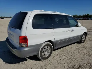 2002 Kia Sedona LX with VIN KNDUP131X26207597, listed as a Copart auction lot 81381054 with 0 mi miles and Clean Title. Bid and sale history available at carsss.com. Image 3.