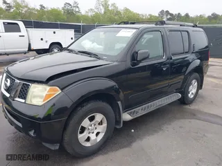 2005 Nissan Pathfinder LE with VIN 5N1AR18W35C742175, listed as a IAAI auction lot 41921815 with 203,973 mi miles. Bid and sale history available at carsss.com. Image 2.