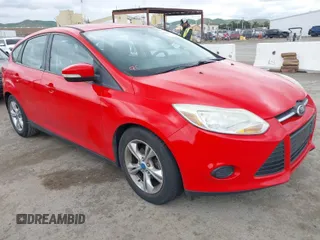 2013 Ford Focus SE with VIN 1FADP3K25DL267819, listed as a IAAI auction lot 42065516 with 176,040 mi miles. Bid and sale history available at carsss.com. Image 1.