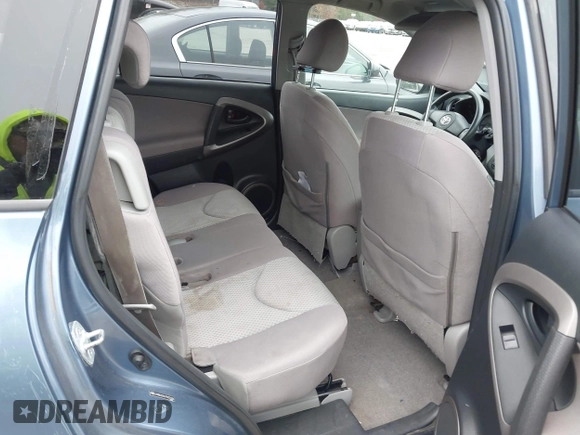 2007 Toyota RAV4 with VIN JTMBK33V675027230, listed as a IAAI auction lot 40697729 with 288,662 mi miles. Bid and sale history available at carsss.com. Image 8.