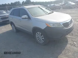 2011 Kia Sorento LX with VIN 5XYKTDA29BG066339, listed as a IAAI auction lot 42095946 with 231,849 mi miles. Bid and sale history available at carsss.com. Image 1.