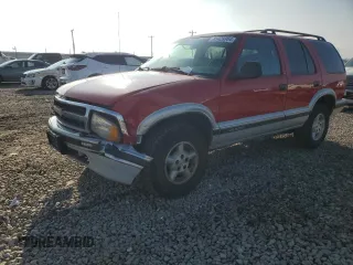 1995 Chevrolet Blazer z VIN 1GNDT13W4S2243226, wystawiony jako Copart lot #81429904 z przebiegiem 1 757 497 mil mil oraz Szkoda całkowita • Salvage title. Historia ofert i sprzedaży dostępna na DreamBid. Obrazek 1.
