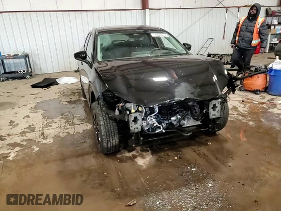 2024 Mazda CX-30 Premium z VIN 3MVDMBDY4RM689826, wystawiony jako Copart lot #43533135 z przebiegiem 10 372 mil mil oraz Szkody całkowita. Historia ofert i sprzedaży dostępna na DreamBid. Obrazek 15.