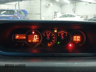 2013 Scion xB z VIN JTLZE4FE9DJ038317, wystawiony jako IAAI lot #42356060 z przebiegiem 189 871 mil mil oraz . Historia ofert i sprzedaży dostępna na DreamBid. Obrazek 7.