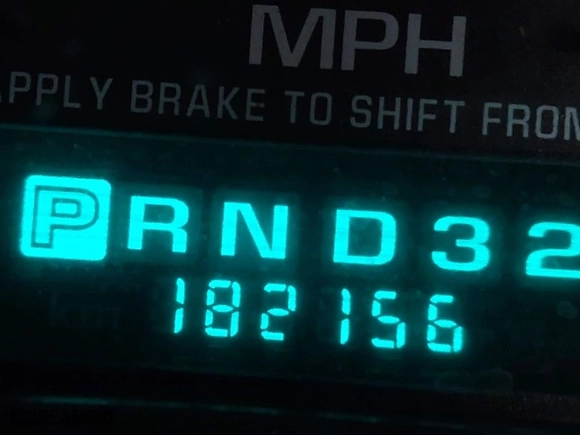 2000 Chevrolet Silverado 1500 LS with VIN 1GCEK14T4YE371140, listed as a IAAI auction lot 41829696 with 182,156 mi miles. Bid and sale history available at carsss.com. Image 16.