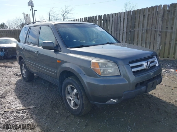 2008 Honda Pilot SE with VIN 5FNYF18318B024987, listed as a IAAI auction lot 41534055 with 254,887 mi miles. Bid and sale history available at carsss.com. Image 1.