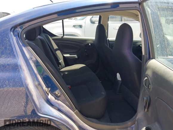 2012 Nissan Versa S z VIN 3N1CN7AP9CL824902, wystawiony jako IAAI lot #42773826 z przebiegiem 124 273 mil mil oraz . Historia ofert i sprzedaży dostępna na DreamBid. Obrazek 8.