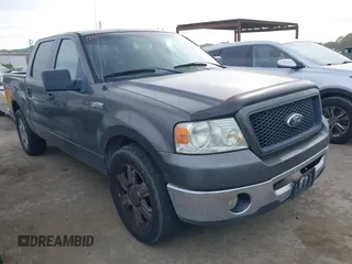 2006 Ford F-150 XLT with VIN 1FTRW12W16KB12302, listed as a IAAI auction lot 41725772 with 193,735 mi miles. Bid and sale history available at carsss.com. Image 1.