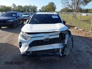 2021 Toyota RAV4 XLE with VIN 2T3W1RFV9MW166971, listed as a IAAI auction lot 40719843 with 43,178 mi miles. Bid and sale history available at carsss.com. Image 11.