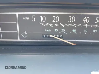 1991 Cadillac DeVille z VIN 1G6CD53B6M4325023, wystawiony jako IAAI lot #41691043 z przebiegiem 116 380 mil mil oraz . Historia ofert i sprzedaży dostępna na DreamBid. Obrazek 7.