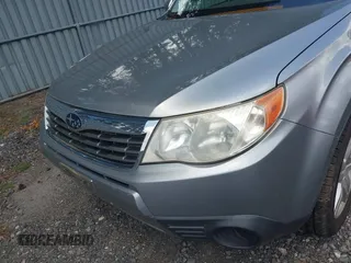 2010 Subaru Forester X Premium z VIN JF2SH6CC8AH750535, wystawiony jako IAAI lot #42799866 z przebiegiem 130 431 mil mil oraz . Historia ofert i sprzedaży dostępna na DreamBid. Obrazek 6.