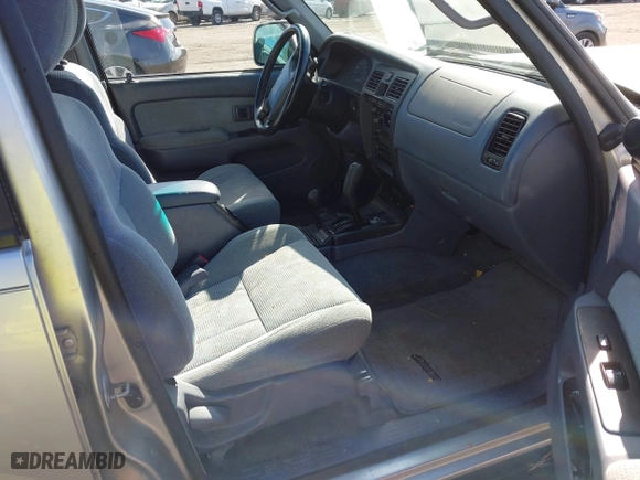 2000 Toyota 4Runner SR5 with VIN JT3HN86R5Y0283486, listed as a IAAI auction lot 41601575 with 148,262 mi miles. Bid and sale history available at carsss.com. Image 5.