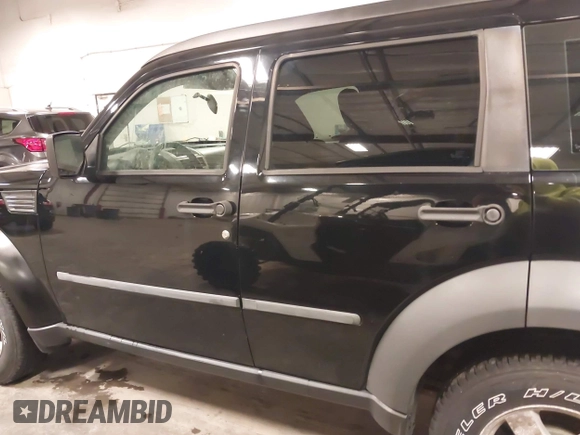 2007 Dodge Nitro SXT with VIN 1D8GU28K97W682907, listed as a IAAI auction lot 42022690 with 158,225 mi miles and . Bid and sale history available at DreamBid. Image 15.