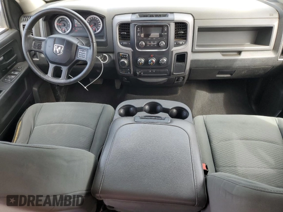 2015 Ram 1500 Tradesman z VIN 1C6RR7FMXFS662303, wystawiony jako Copart lot #53361705 z przebiegiem 137 807 mil mil oraz Szkoda całkowita • Salvage title. Historia ofert i sprzedaży dostępna na DreamBid. Obrazek 8.
