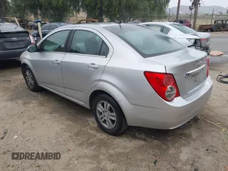 2014 Chevrolet Sonic LT с VIN 1G1JC5SH5E4170875, выставлен на аукционе IAAI как лот 42367419 с пробегом 152 289 миль миль и . История ставок и продаж доступна на DreamBid. Изображение 3.