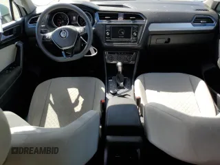 2019 Volkswagen Tiguan S z VIN 3VV0B7AX0KM200859, wystawiony jako Copart lot #53995675 z przebiegiem 71 737 mil mil oraz Szkoda całkowita • Salvage title. Historia ofert i sprzedaży dostępna na DreamBid. Obrazek 8.