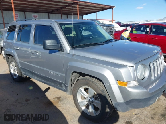 2017 Jeep Patriot Sport with VIN 1C4NJPBB8HD132437, listed as a IAAI auction lot 41429955 with 141,243 mi miles. Bid and sale history available at carsss.com. Image 13.