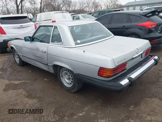 1983 Mercedes-Benz 380 with VIN WDBBA45A0DB024774, listed as a IAAI auction lot 41882815 with 138,386 mi miles. Bid and sale history available at carsss.com. Image 3.