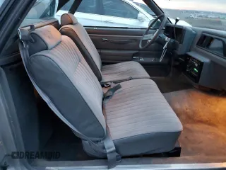 1987 Chevrolet El Camino z VIN 3GCCW80H1HS905822, wystawiony jako Copart lot #83686744 z przebiegiem 83 492 mil mil oraz Szkoda całkowita • Salvage title. Historia ofert i sprzedaży dostępna na DreamBid. Obrazek 10.