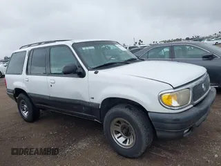 1999 Mercury Mountaineer z VIN 4M2ZU52P3XUJ07026, wystawiony jako IAAI lot #42131317 z przebiegiem 273 535 mil mil oraz . Historia ofert i sprzedaży dostępna na DreamBid. Obrazek 6.