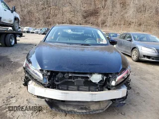 2018 Honda Clarity Plug-In Hybrid with VIN JHMZC5F13JC003825, listed as a Copart auction lot 39572674 with 49,553 mi miles. Bid and sale history available at carsss.com. Image 5.