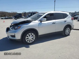 2020 Nissan Rogue SV z VIN KNMAT2MT0LP520495, wystawiony jako Copart lot #48246275 z przebiegiem 55 020 mil mil oraz Szkoda całkowita • Salvage title. Historia ofert i sprzedaży dostępna na DreamBid. Obrazek 1.