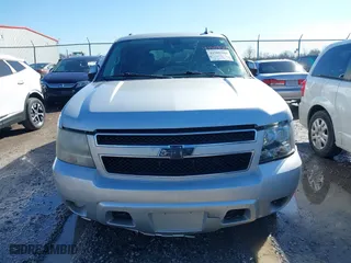 2010 Chevrolet Suburban LS with VIN 1GNUKHE31AR165699, listed as a IAAI auction lot 41509508 with 260,762 mi miles. Bid and sale history available at carsss.com. Image 6.