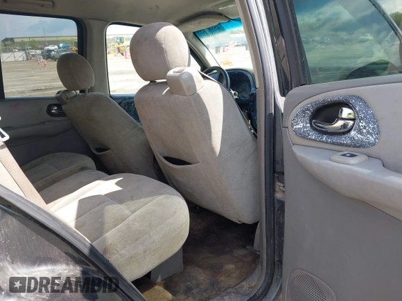 2005 Chevrolet TrailBlazer LT with VIN 1GNDT13S552269402, listed as a IAAI auction lot 42155633 with 242,288 mi miles and . Bid and sale history available at DreamBid. Image 8.