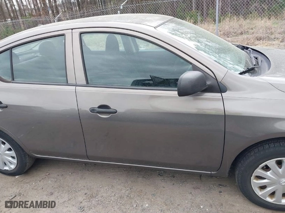2014 Nissan Versa SV with VIN 3N1CN7AP9EL855585, listed as a IAAI auction lot 41784945 with 58,714 mi miles. Bid and sale history available at carsss.com. Image 14.