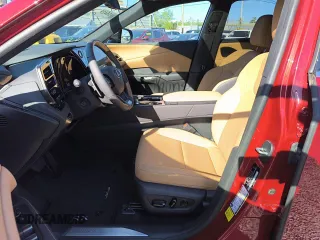 2024 Lexus RX 350 z VIN 2T2BAMCA9RC079250, wystawiony jako Copart lot #57477835 z przebiegiem 174 mil mil oraz Szkody całkowita. Historia ofert i sprzedaży dostępna na DreamBid. Obrazek 7.