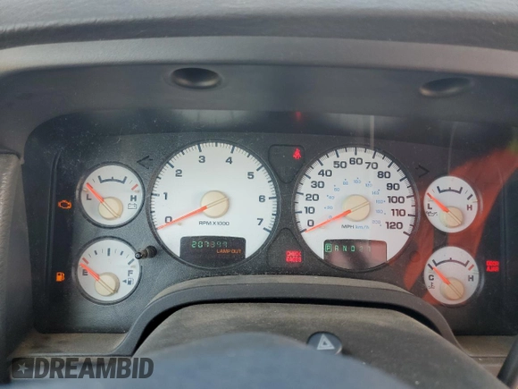 2002 Dodge 1500 z VIN 1D7HA16K52J262632, wystawiony jako Copart lot #81833844 z przebiegiem 207 399 mil mil oraz Szkoda całkowita • Salvage title. Historia ofert i sprzedaży dostępna na DreamBid. Obrazek 9.