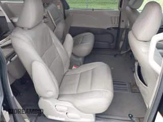 2016 Toyota Sienna XLE z VIN 5TDYK3DC9GS706815, wystawiony jako IAAI lot #42494662 z przebiegiem 141 157 mil mil oraz . Historia ofert i sprzedaży dostępna na DreamBid. Obrazek 8.