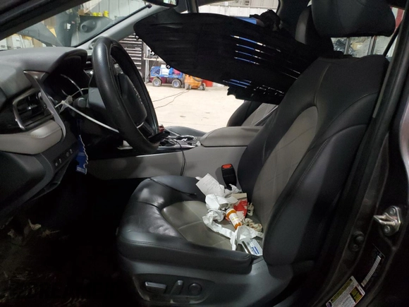 2019 Toyota Camry LE with VIN 4T1B11HK8KU820058, listed as a Copart auction lot 51451605 with 22,412 mi miles and Salvage Title. Bid and sale history available at carsss.com. Image 7.