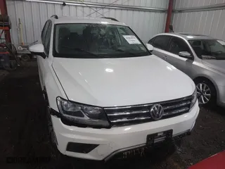 2021 Volkswagen Tiguan S with VIN 3VV1B7AX6MM081755, listed as a IAAI auction lot 41864918 with 40,406 mi miles. Bid and sale history available at carsss.com. Image 6.