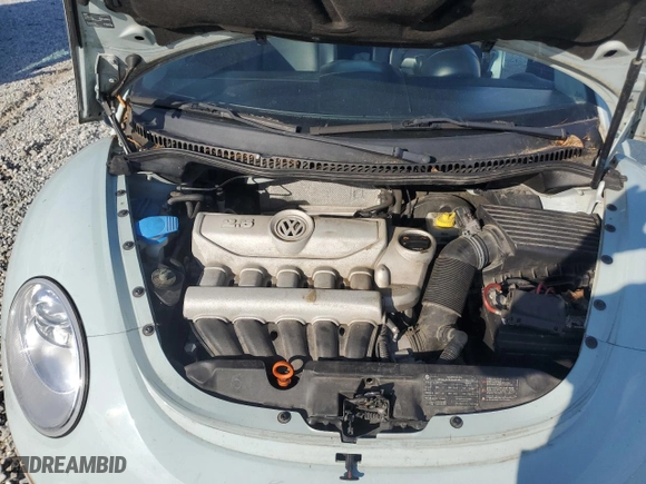 2010 Volkswagen New Beetle Coupe with VIN 3VWRG3AG4AM034180, listed as a Copart auction lot 80042344 with 85,104 mi miles and Salvage Title. Bid and sale history available at carsss.com. Image 11.