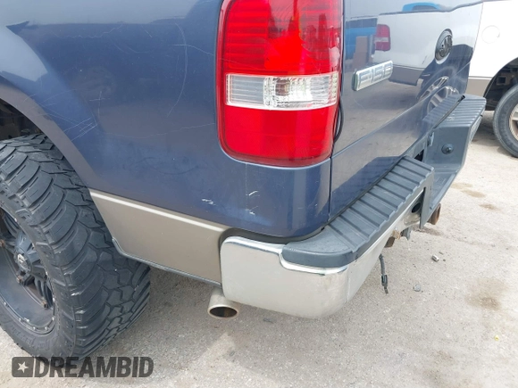 2006 Ford F-150 STX with VIN 1FTRX12W46NA47036, listed as a IAAI auction lot 41886208 with 272,391 mi miles. Bid and sale history available at carsss.com. Image 13.