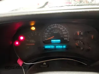 2004 GMC Sierra 1500 SLT with VIN 1GTEK19T34E320179, listed as a IAAI auction lot 41601727 with 303,523 mi miles. Bid and sale history available at carsss.com. Image 7.