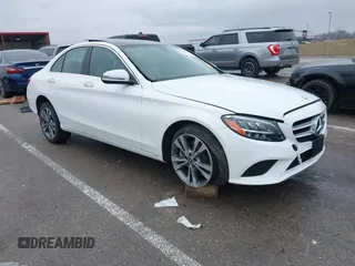 2021 Mercedes-Benz C 300 z VIN W1KWF8EB8MR604811, wystawiony jako IAAI lot #41507214 z przebiegiem 29 349 mil mil oraz . Historia ofert i sprzedaży dostępna na DreamBid. Obrazek 1.