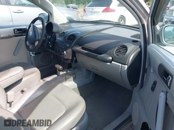 2002 Volkswagen Beetle GLS with VIN 3VWCB21C52M446668, listed as a IAAI auction lot 42510792 with 205,712 mi miles and . Bid and sale history available at DreamBid. Image 5.
